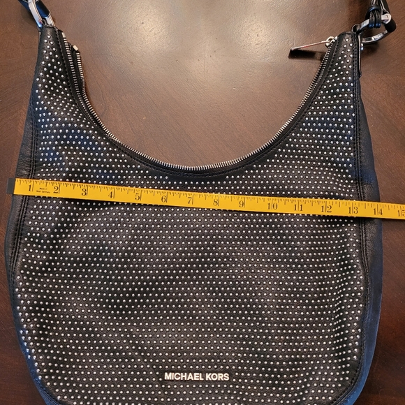 MICHAEL KORS black leather with edgy stud details hobo cross over - Picture 14 of 16